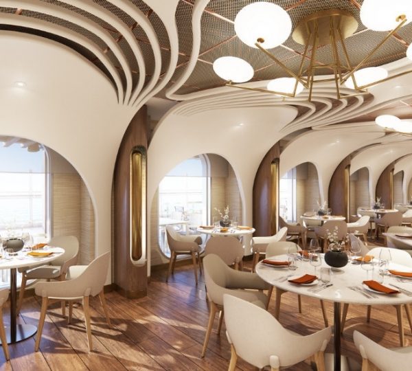 Moderne Restaurantgestaltung mit runden Tischen und eleganten Stühlen auf einem Kreuzfahrtschiff.